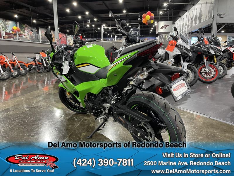 2024 Kawasaki NINJA 500 KRT EDITION Image 4