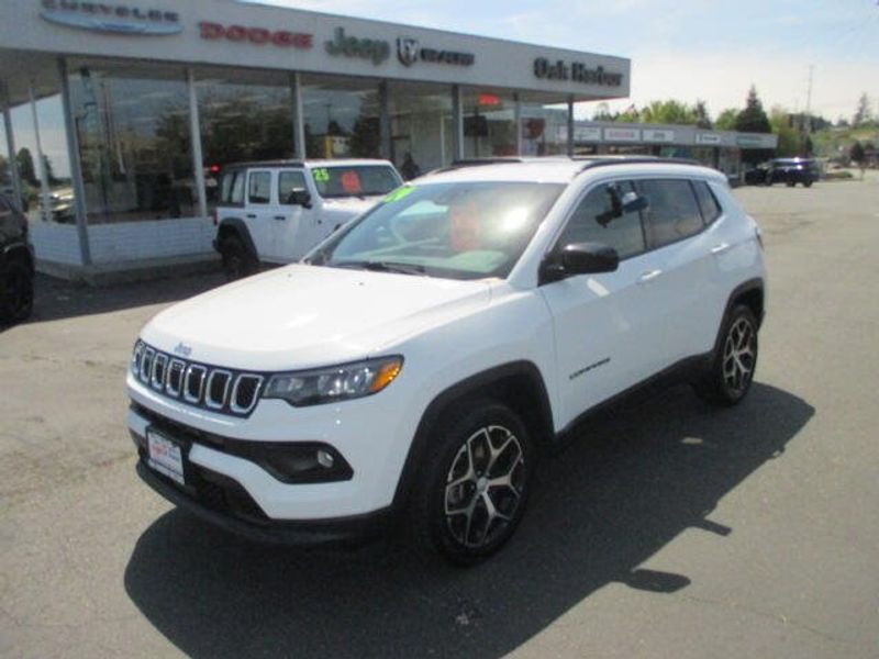 2024 Jeep Compass LatitudeImage 2