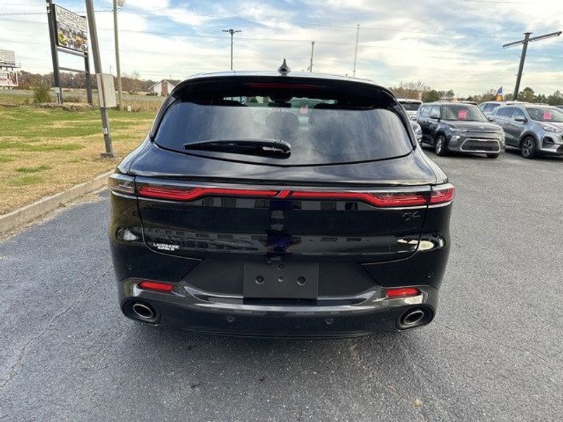 2024 Dodge Hornet R/T Eawd in a 8 Ball exterior color and Blackinterior. Lakeshore CDJR Seaford 302-213-6058 lakeshorecdjr.com 