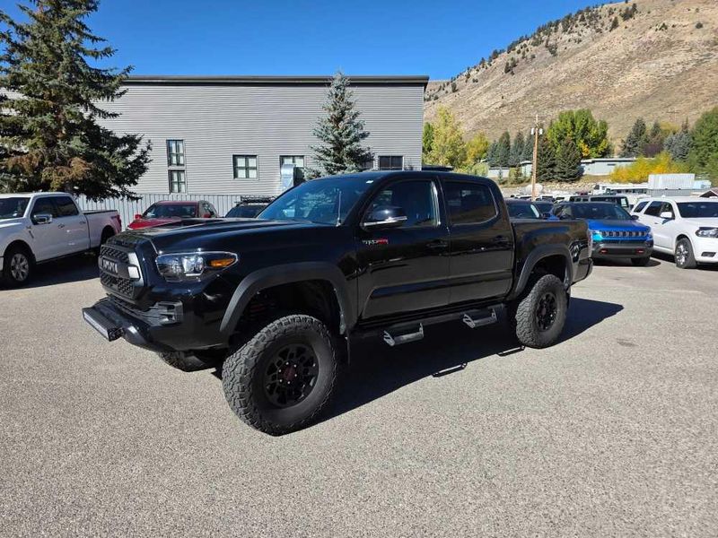 2019 Toyota Tacoma TRD Pro photo 2