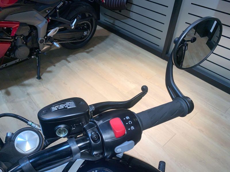 New 2025 Triumph BONNEVILLE BOBBER Image 10