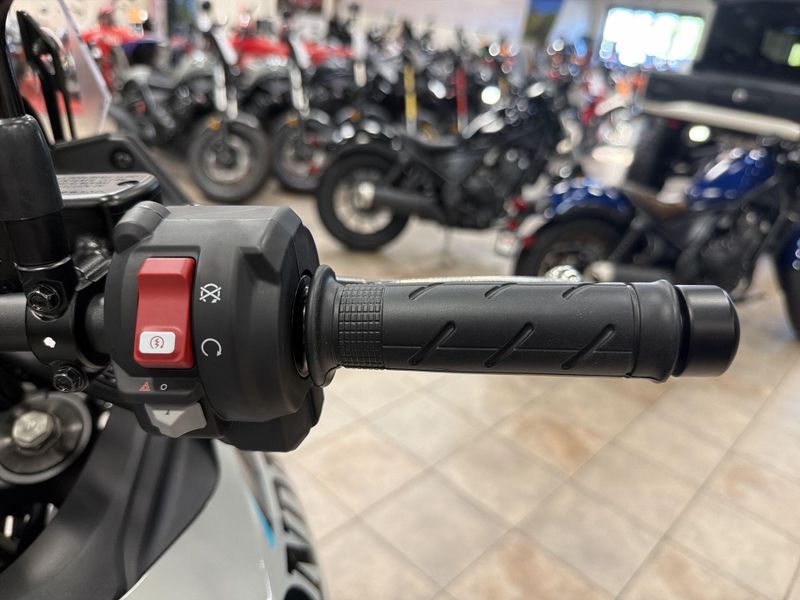 New 2026 Honda TRANSALP E-CLUTCH Image 25