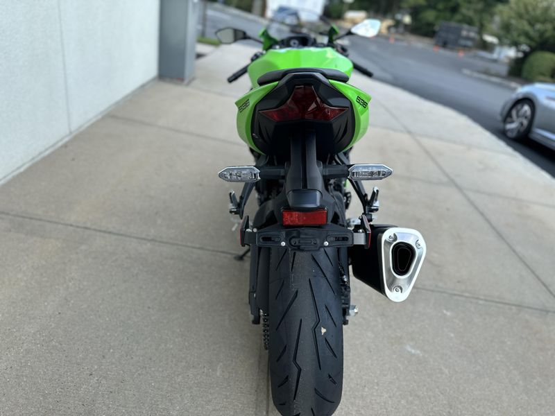 2025 Kawasaki Ninja ZX6R KRT Edition ABS in a Lime Green/Ebony/Pearl Blizzard White exterior color. Cross Country Powersports 732-491-2900 crosscountrypowersports.com 