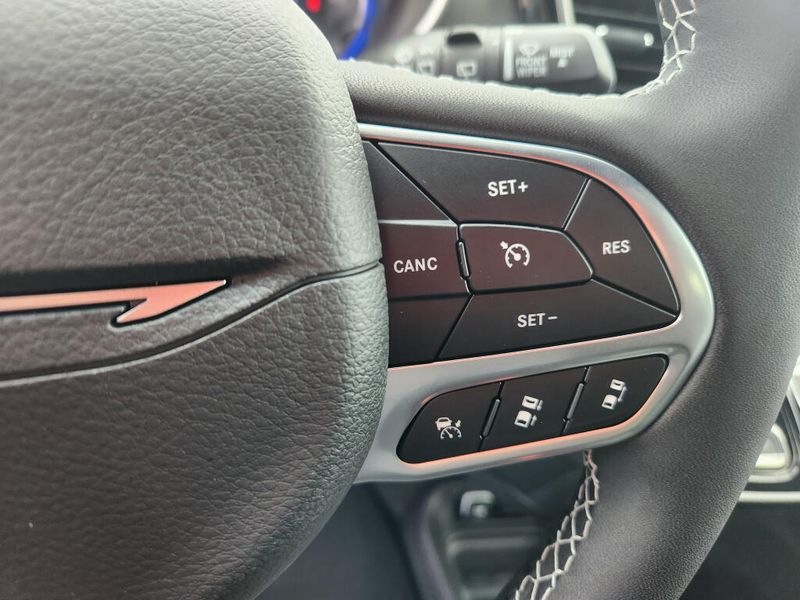 New 2027 Chrysler Pacifica Select