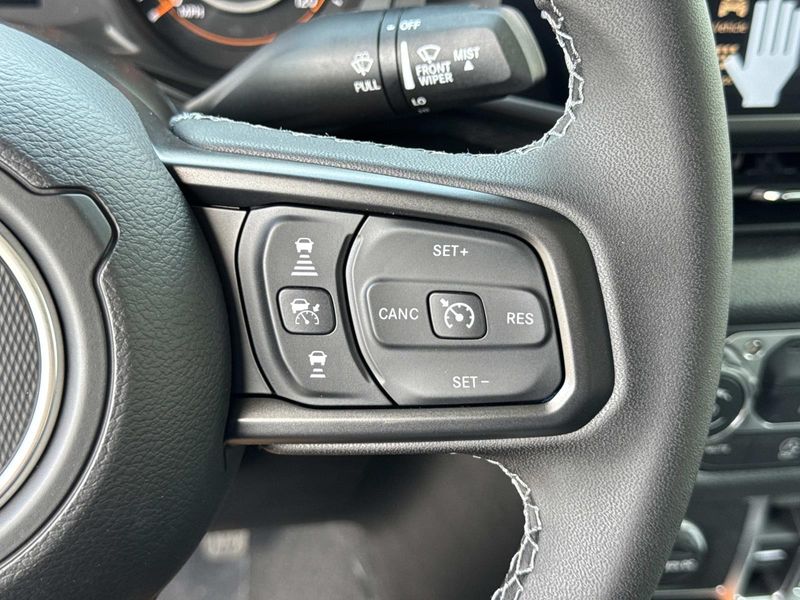 New 2026 Jeep Gladiator Sport S 4x4