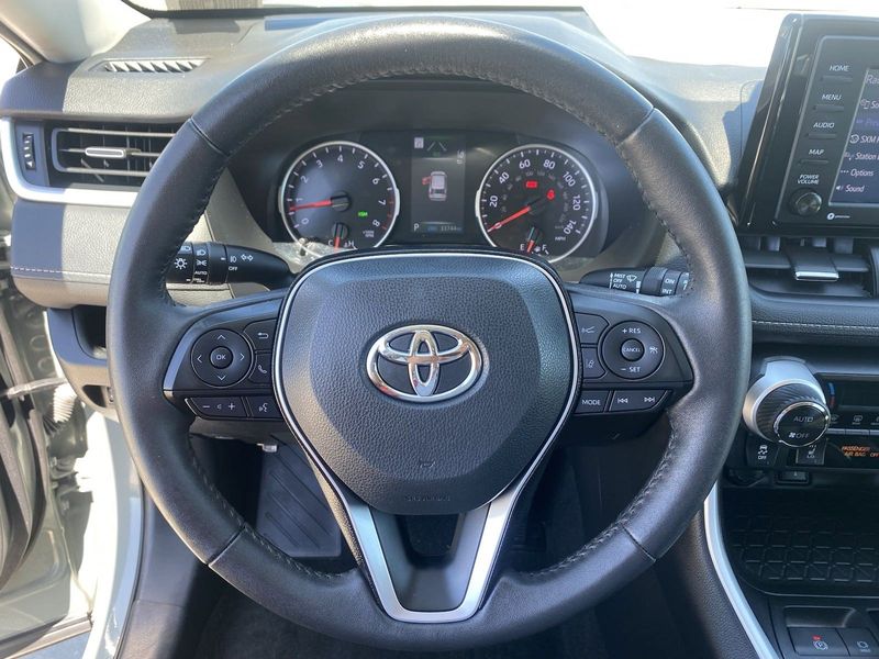 2021 Toyota RAV4 XLE PremiumImage 24