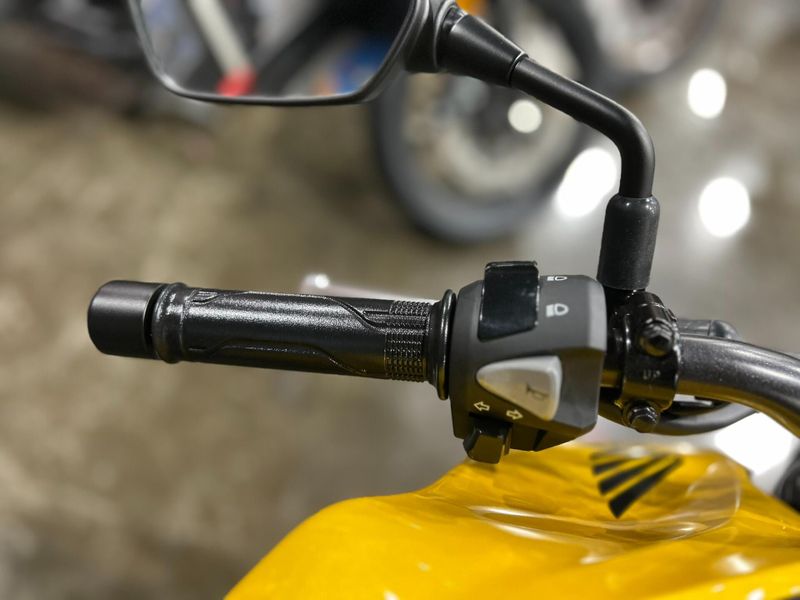 New 2025 Honda CB300R ABS Image 26