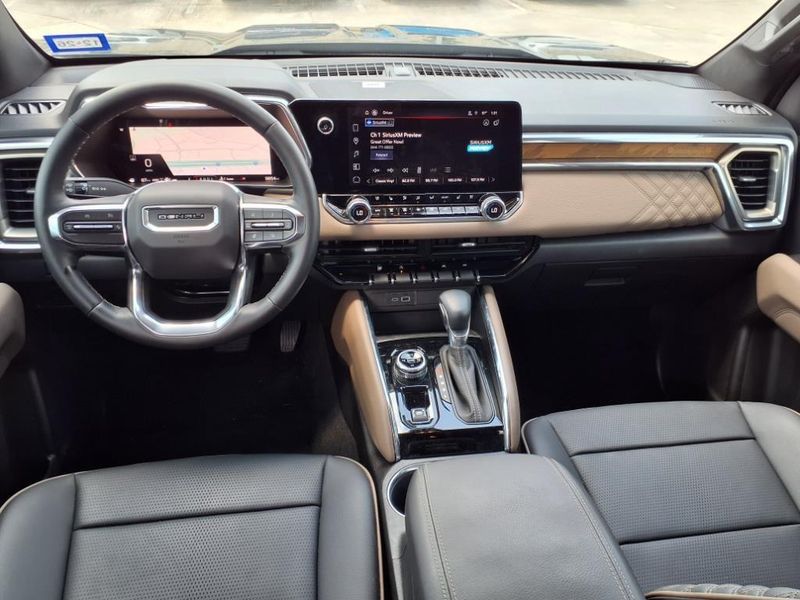 Used 2024 GMC Canyon DenaliImage 10