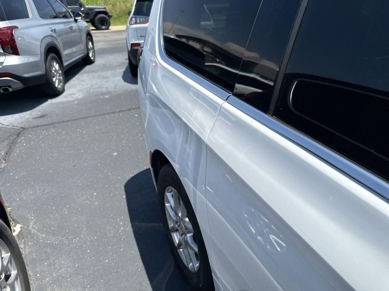 New 2025 Chrysler Pacifica SelectImage 5