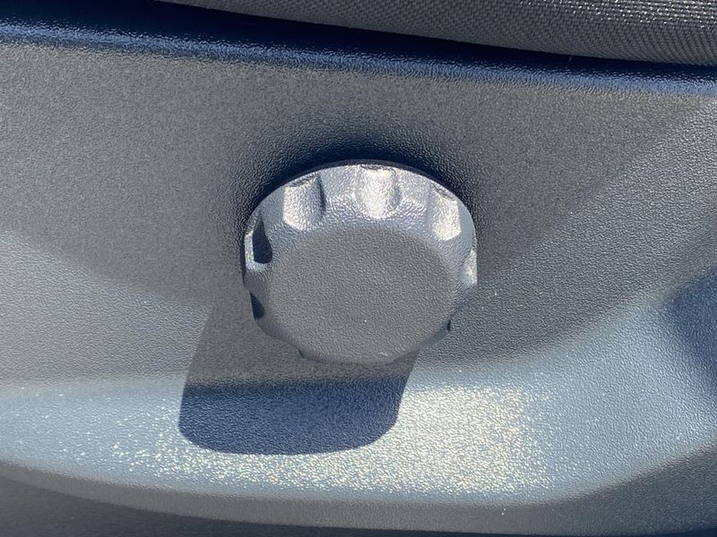 2021 Ford F-150 XLImage 18