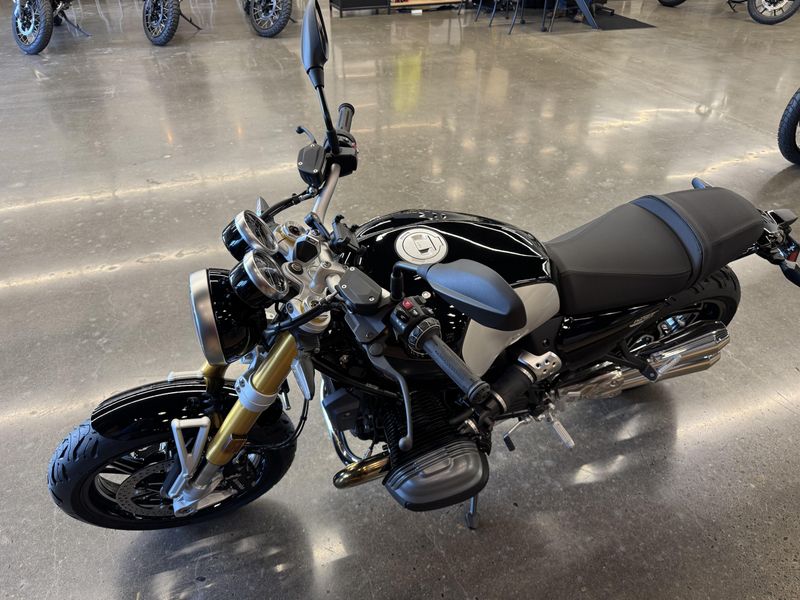 2025 BMW R 12 nineT - BLACK STORM METALLIC