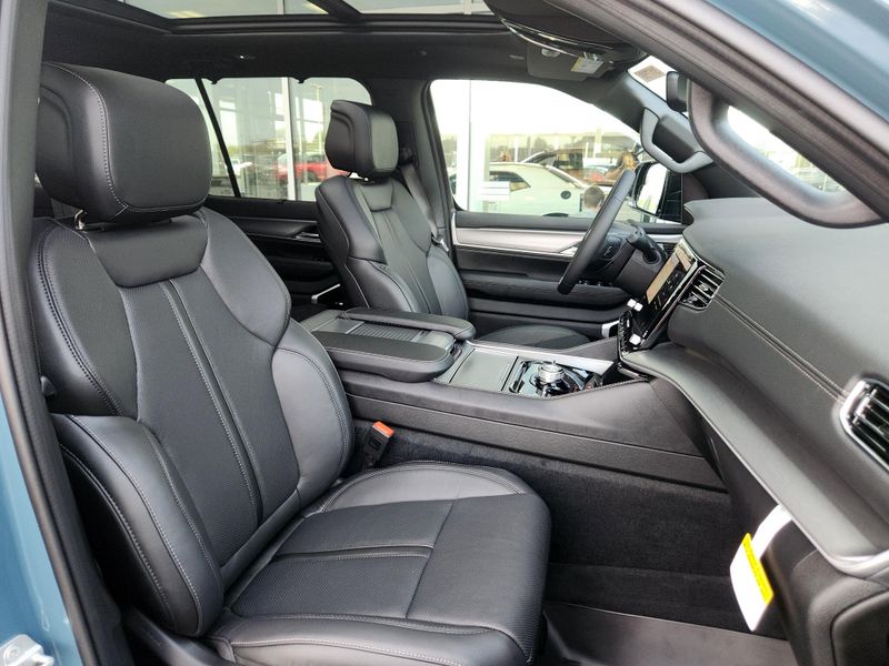 2027 Jeep Grand Wagoneer Limited Altitude 4x4