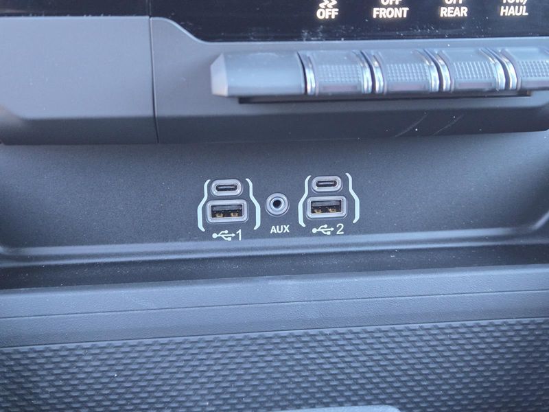 New 2026 RAM 1500 Express Crew Cab 4x4 5'7' Box