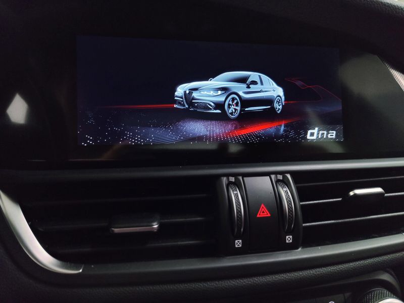 New 2025 Alfa Romeo Giulia AwdImage 25