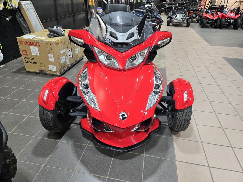 USED 2013 CAN-AM SPYDER RT Image 6