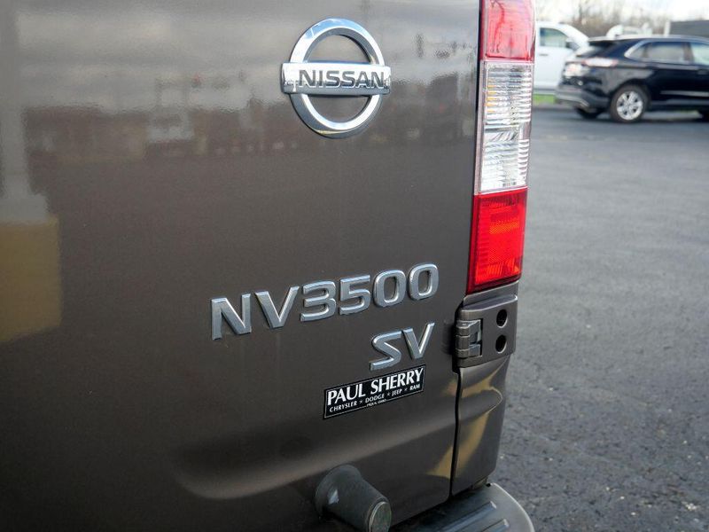 2017 Nissan NV Passenger NV3500 HD SVImage 15