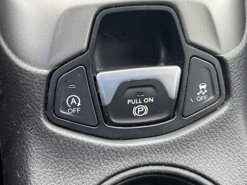 2018 Jeep Compass Image 19
