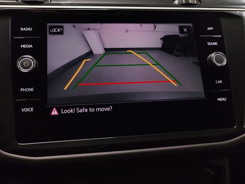 Used 2024 Volkswagen Tiguan SE AWD w/SunroofImage 22