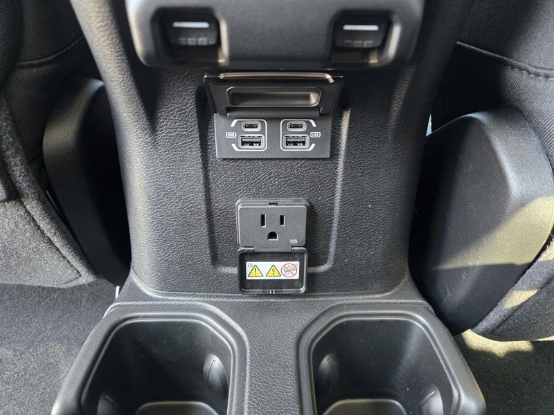 New 2026 Jeep Gladiator Mojave 4x4