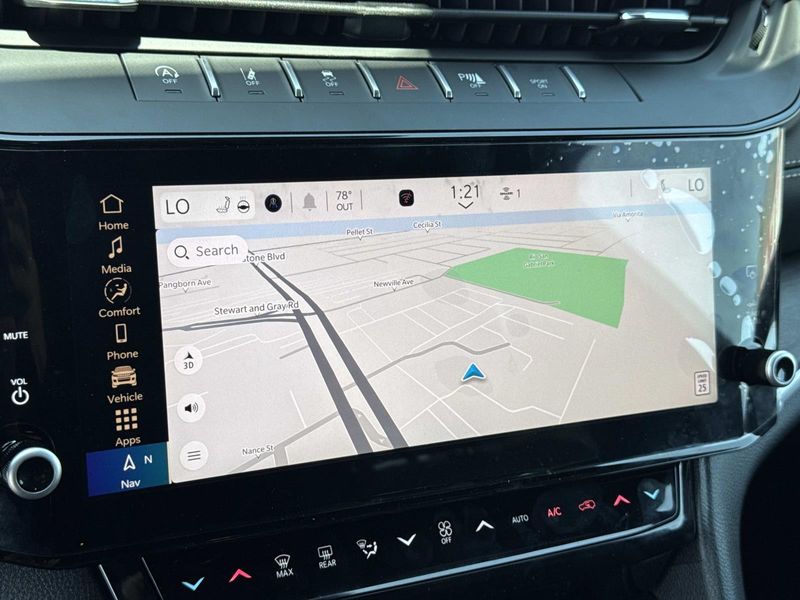 New 2026 Jeep Grand Cherokee Laredo Altitude 4x2