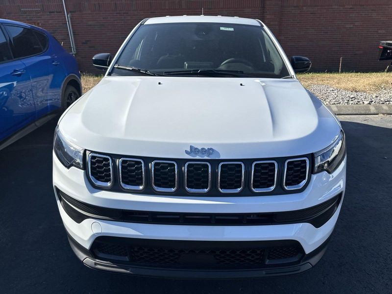 2025 Jeep Compass Sport 4x4Image 2