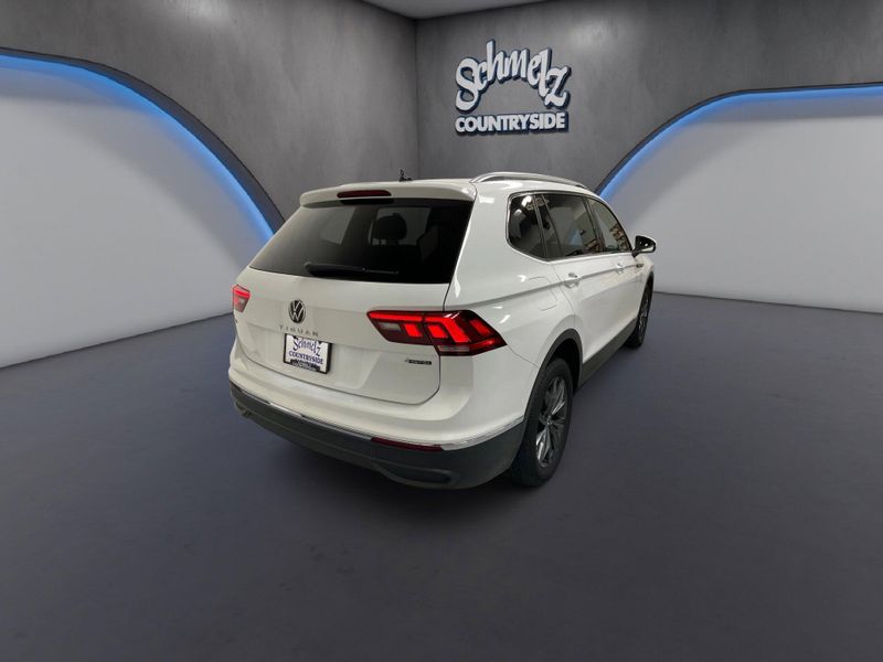 Used 2022 Volkswagen Tiguan SE AWD w/SunroofImage 8