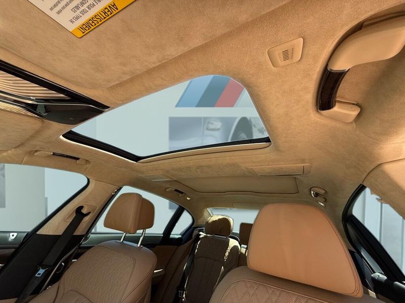 2022 BMW 7 Series 740iImage 20