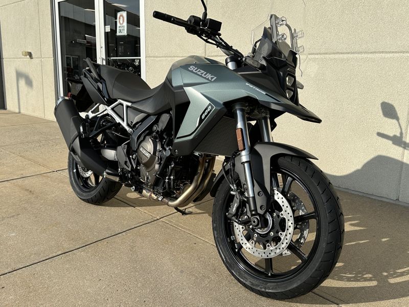 2024 Suzuki VSTROM 800  in a GREEN exterior color. Cross Country Powersports 732-491-2900 crosscountrypowersports.com 