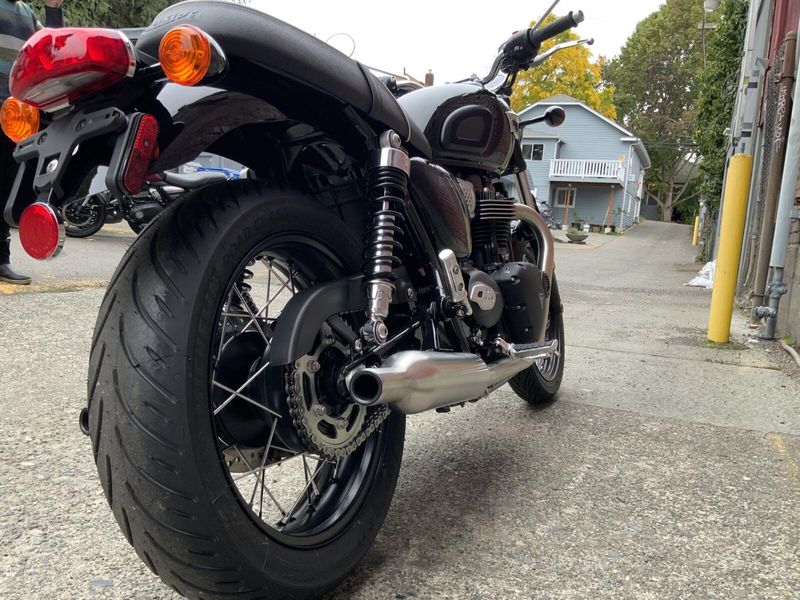 2025 Triumph BONNEVILLE T100 