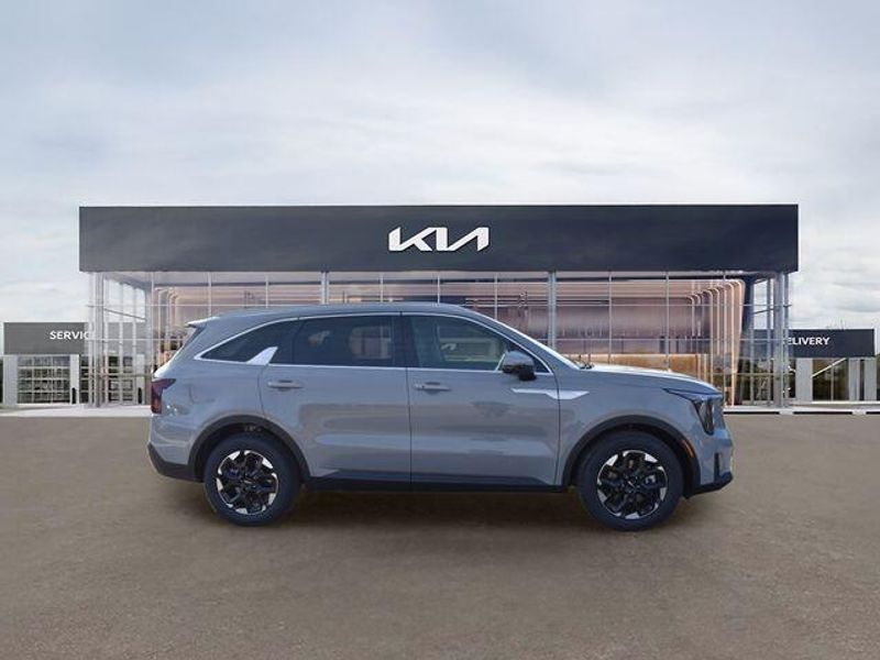 New 2026 Kia Sorento SImage 2