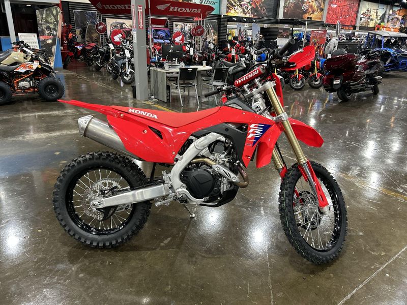 2025 Honda CRF450X  in a RED exterior color. Del Amo Motorsports of Redondo Beach (424) 390-7811 delamomotorsports.com 