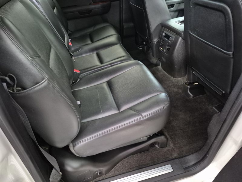 Used 2013 Chevrolet Avalanche LTZImage 10