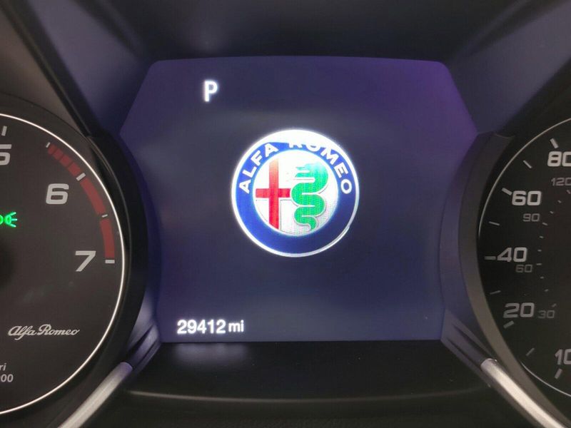 2022 Alfa Romeo Giulia Veloce AWD w/Sunroof/NAV/Activ AsstImage 32