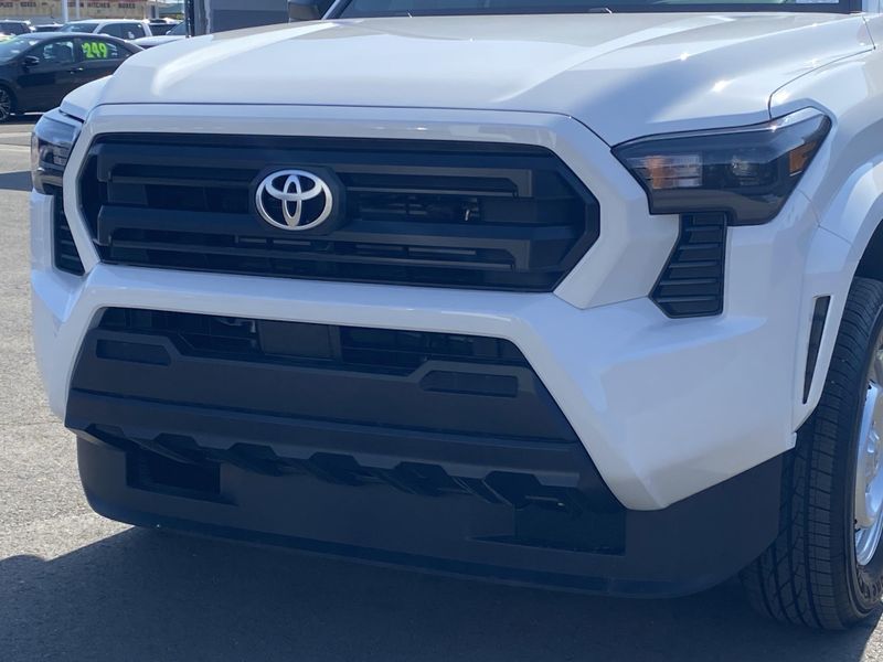 2025 Toyota Tacoma SRImage 7