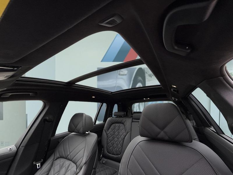 2026 BMW X7 xDrive40iImage 21