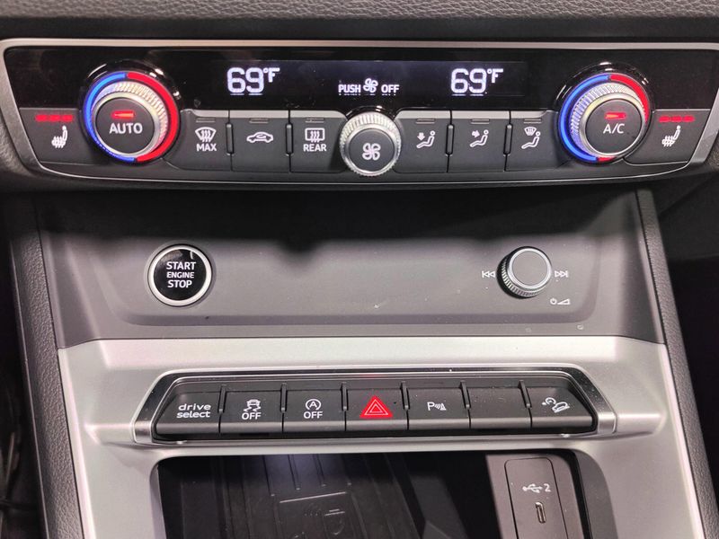 Used 2024 Audi Q3 S line Premium AWD w/ConvenienceImage 21