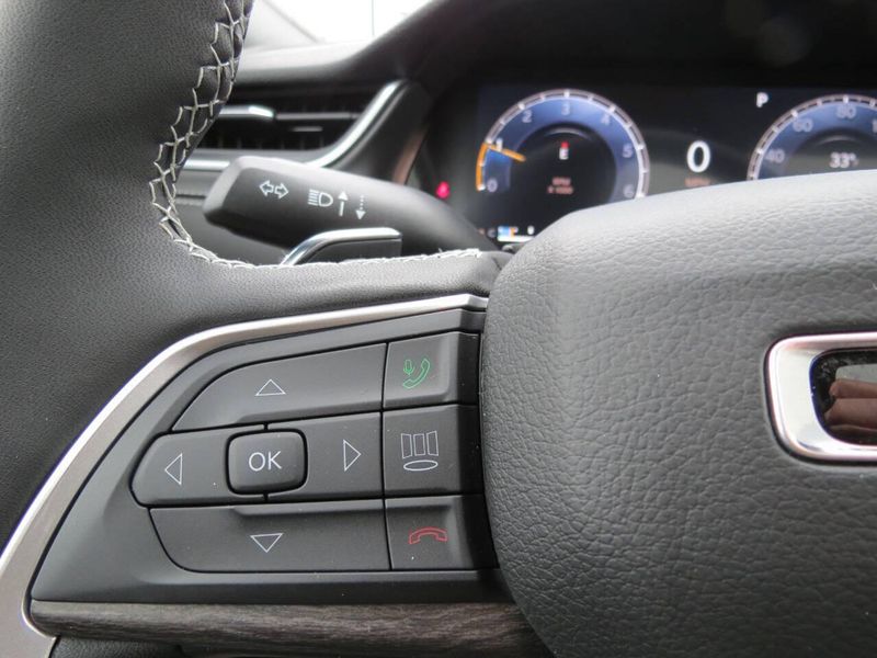 New 2025 Jeep Grand Cherokee Limited 4x4Image 10