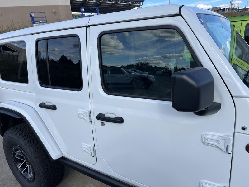 New 2025 Jeep Wrangler 4-door Rubicon XImage 6