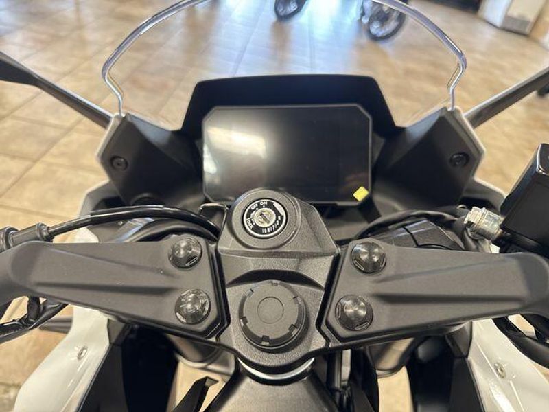 New 2027 Suzuki GSX-8R Image 19