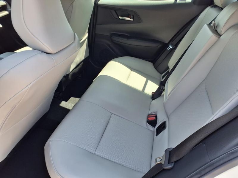 2023 Toyota Prius XLEImage 17