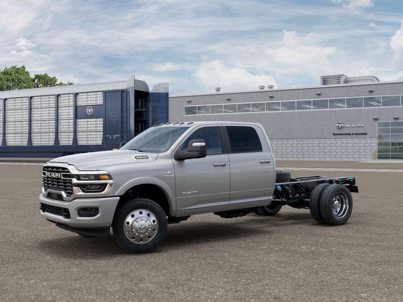 New 2026 RAM 4500 Big Horn Chassis Crew Cab 4x4 60