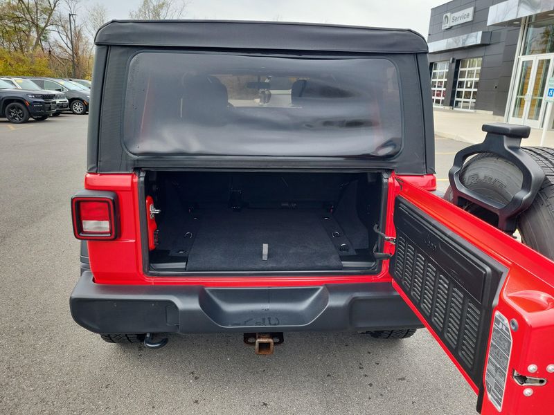 Used 2018 Jeep Wrangler Unlimited SportImage 13