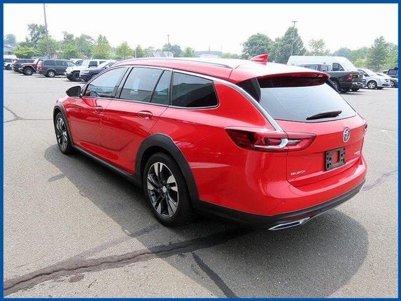 Used 2018 Buick Regal TourX EssenceImage 5