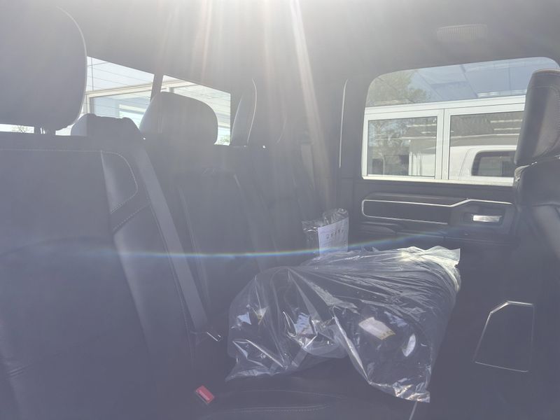 2025 RAM 2500 LaramieImage 18