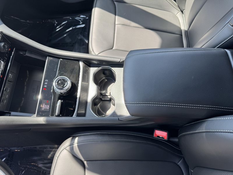 New 2025 Jeep Grand Cherokee L LimitedImage 25