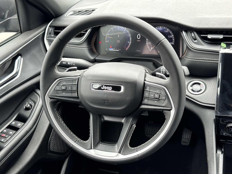 New 2026 Jeep Grand Cherokee L Laredo 4x2