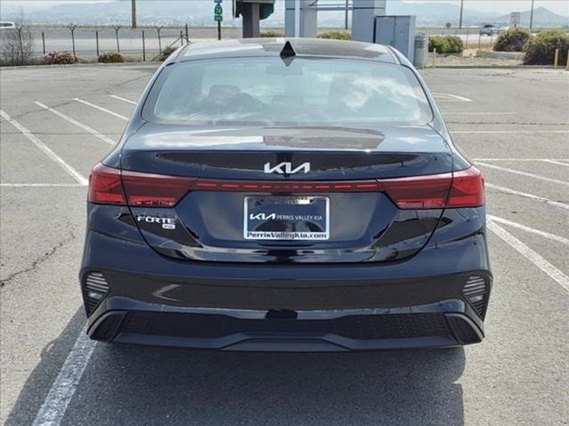 2024 Kia Forte LXImage 5