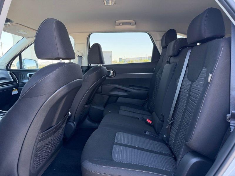 New 2026 Kia Sorento LXImage 13