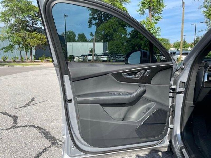 2021 Audi Q7 Premium Plus