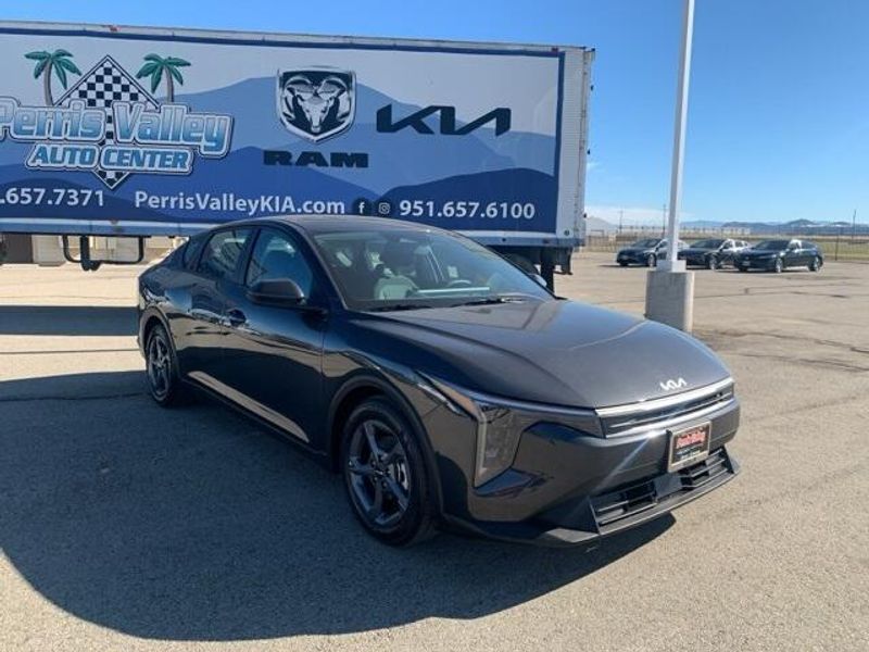 Used 2025 Kia K4 LXSImage 5